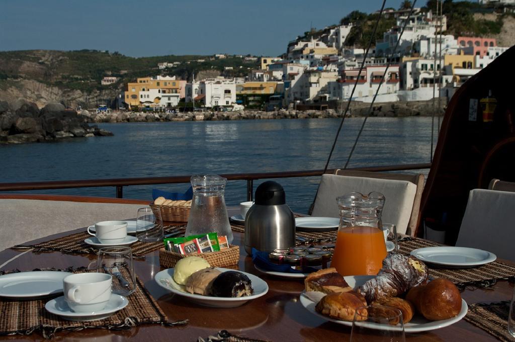 Plaghia Boat & Breakfast Hotel Castellammare di Stabia Exterior photo